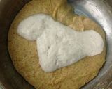 Foto langkah ke 2 dari resep Turmeric Curry Leaves Sourdough Bread.