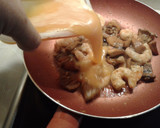 Foto del paso 7 de la receta: Revuelto de Setas y Gambas