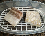 Foto del paso 1 de la receta: Ventresca de bacalao en papillote con salsa de tomate y allioli de bacalao