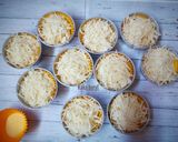Foto langkah ke 3 dari resep Yoghurt Cheese Muffin.