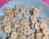 A picture of step 1 of Banana puff pastry.