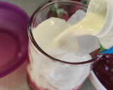 Foto langkah ke 4 dari resep Korean Strawberry Milk.