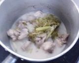 รูปขั้นตอนการทำที่ 4 ของ ไก่ต้มกะทิยอดมะขามอ่อน