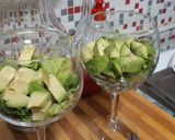 Foto del paso 3 de la receta: Ensalada de langostinos, aguacate y mango