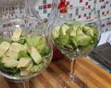 Foto del paso 3 de la receta: Ensalada de langostinos, aguacate y mango