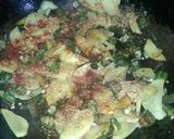 A picture of step 7 of Aloo bhindi fry.