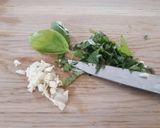 Spenótos, zöldborsós, paradicsomos csirkeragu recept fázis 3 fotója