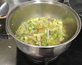 Foto del paso 2 de la receta: Pasta con flor de calabaza, calabaza y setas