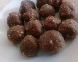 صورة لخطوة 2 من وصفة كرات الشوكولاته