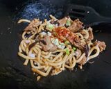 Foto langkah ke 3 dari resep Beef Stir-Fry Udon.