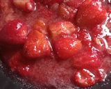 Foto del paso 7 de la receta: Brazo de reina relleno de crema con frutilla