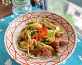 Hình bước làm 3 của món Bò Xào Củ Kiệu Tươi