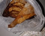 Foto langkah ke 1 dari resep Mangut Ikan Pe (Pari Asap).