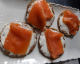 Foto del paso 1 de la receta: Galletas de centeno con salmón escocés