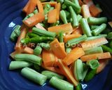 Foto langkah ke 1 dari resep Acar Kuning Wortel, Timun & Buncis.