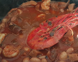 Foto del paso 6 de la receta: Pochas de temporada con níscalos y marisco a nuestro toque