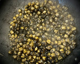 Foto del paso 1 de la receta: Merluza sobre cama de garbanzos en tinta de calamar
