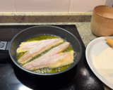 Foto del paso 3 de la receta: Lubina de ración frita con vinagreta