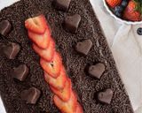 A picture of step 10 of Chocolate Cake with Sweetened Condensed Milk Cream and Strawberries.