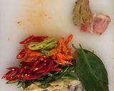 Foto langkah ke 2 dari resep Oseng Cumi Asin Pedas.
