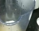 A picture of step 3 of Mango shake.