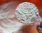 A picture of step 2 of Ring doughnut oil based.