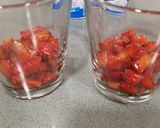 Foto del paso 3 de la receta: Copa de yogur y fresas con edulcorante
