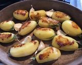 Une image de l'étape 8 de Pommes de terre « farcies » laurier aux herbes aromatiques et ail en chemise.