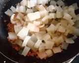 Foto langkah ke 4 dari resep Kikil kecap Cabai ijo.