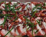 Foto del passaggio 10 della ricetta Gnocchi alla Romana alla barbabietola con crema di pecorino, speck croccante e salicornia