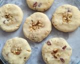A picture of step 7 of Walnut And Cranberries Cookies Without Oven.