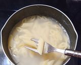 A picture of step 1 of White Sauce Pasta.
