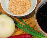 Hình bước làm 1 của món Trứng ngâm tương (Mayak eggs)