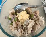 A picture of step 5 of Classical chicken salad.