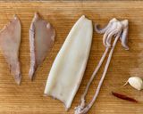 A picture of step 1 of 🍝 Basic☆ Squid- spaghetti aglio olio e peperoncino.
