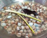 Foto langkah ke 2 dari resep Kerang Dara Saus Padang.