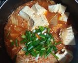 Hình bước làm 5 của món Canh kim chi ức gà gạo lứt ăn kèm rong biển (Eat clean)