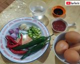 Foto langkah ke 1 dari resep Telor Ceplok Saus Tiram.