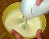 A picture of step 3 of 2 pounds sponge cake.