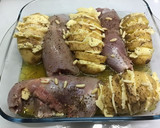 Foto del paso 1 de la receta: Contramuslos y patatas hasselback relllenos de Havarti al brandy
