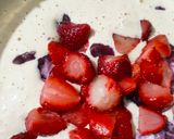 Foto del paso 3 de la receta: Tarta de queso con fresas y arándanos dentro
