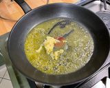 Une image de l'étape 9 de Omelette aux épinards, ail et tomates cerises.