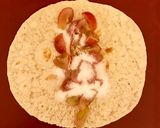 Foto del paso 2 de la receta: Mi postre de quesadillas con uvas y mozzarela