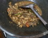 Foto langkah ke 5 dari resep Ayam suwir kecap.