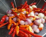 Foto langkah ke 2 dari resep Sambal bawang.
