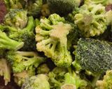 Foto del paso 1 de la receta: Budín de brócoli 🥦 3 ingredientes 🫕 🥦 🥚 🧀 Receta saludable, facilísima, nutritiva, práctica 🥦