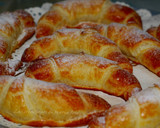 Foto del paso 2 de la receta: Croissant de hojaldre con azúcar