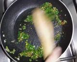 A picture of step 2 of Spinach Omelette 💚🥬🍕.