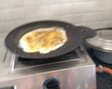 மிளகு முட்டை ஆம்லெட் (Milagu muttai omelette recipe in tamil) ரெசிபி ஸ்டேப் 4 புகைப்படம்