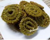 A picture of step 15 of Rawa Palak Chakli.